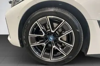 BMW i4, 250 kW, elekter, automaat, tagavedu