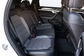 Volkswagen Touareg, 4.0, 310 kW, diesel, automatic, four-wheel drive
