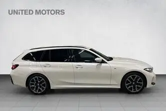 BMW 320, 135 kW, гибрид, автомат, задний привод