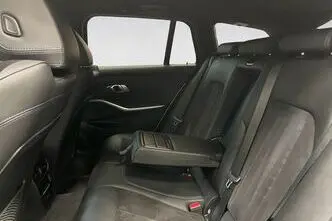 BMW 320, 135 kW, гибрид, автомат, задний привод