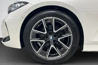 BMW 320, 135 kW, гибрид, автомат, задний привод