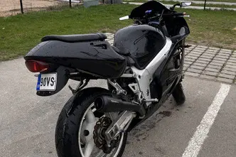 Suzuki GSX-R600, 0.6, 25 kW, bensiin, manuaal, tagavedu