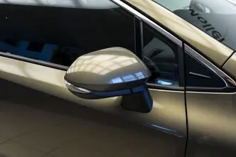 Toyota Corolla, 1.5, 92 kW, бензин, автомат, передний привод