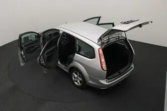 Ford Focus, 1.6, 74 kW, petrol, manual, front-wheel drive