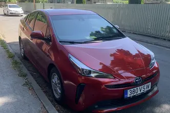 Toyota Prius, 1.8, 73 kW, hybrid, automatic, front-wheel drive