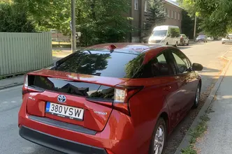 Toyota Prius, 1.8, 73 kW, hybrid, automatic, front-wheel drive