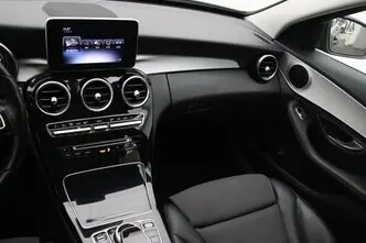 Mercedes-Benz C 220, 2.1, 125 kW, дизель, автомат, задний привод