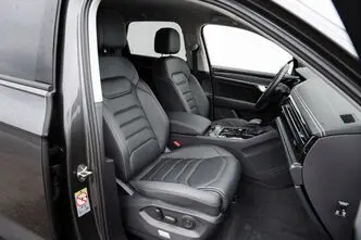 Volkswagen Touareg, 3.0, 170 kW, diesel, automatic, four-wheel drive