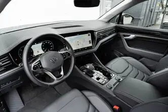 Volkswagen Touareg, 3.0, 170 kW, diesel, automatic, four-wheel drive