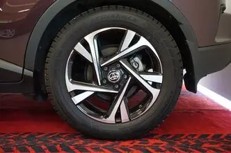 Toyota C-HR, 1.8, 72 kW, hübriid, automaat, esivedu