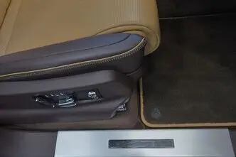 Bentley Bentayga, 4.0, 404 kW, bensiin, automaat, nelikvedu