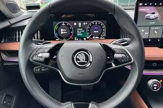 Škoda Superb, 1.5, 110 kW, подключаемый гибрид, автомат, передний привод
