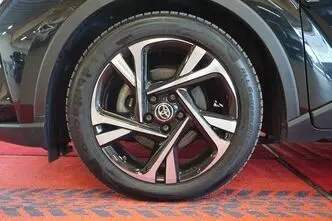 Toyota C-HR, 1.8, 72 kW, hübriid, automaat, esivedu