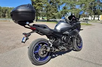 Yamaha XJ6, 0.6, 57 kW, petrol, manual, rear-wheel drive