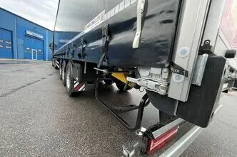 Schwarzmüller S1 5620 kg Tõstetav katus