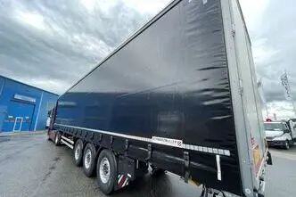 Schwarzmüller S1 5620 kg Tõstetav katus