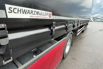 Schwarzmüller S1 5620 kg Tõstetav katus