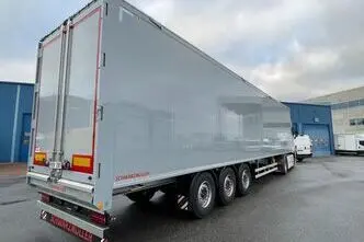 Schwarzmüller J-Serie 7600 kg 8mm põrandaprofiil