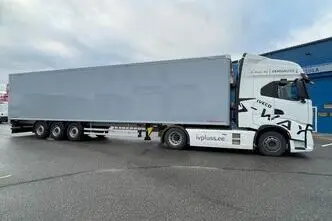Schwarzmüller J-Serie 7600 kg 8mm põrandaprofiil