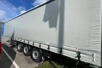 Schwarzmüller S1 5620 kg tõstetav katus