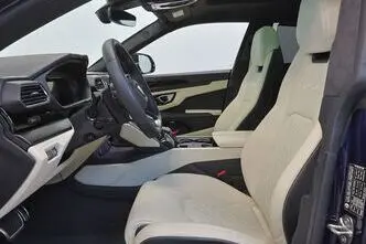 Lamborghini Urus, 4.0, 490 kW, petrol, automatic, four-wheel drive