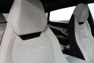 Lamborghini Urus, 4.0, 490 kW, petrol, automatic, four-wheel drive