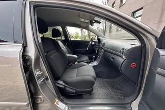 Toyota Avensis, 2.0, 108 kW, petrol, automatic, front-wheel drive