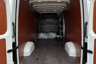 Volkswagen Crafter, 2.0, 103 kW, diesel, automatic, front-wheel drive
