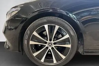 Mercedes-Benz E 300, 2.0, 180 kW, дизель, автомат, задний привод
