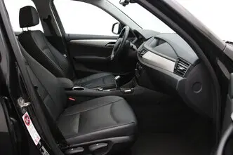 BMW X1, 2.0, 135 kW, bensiin, manuaal, tagavedu