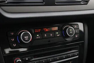 BMW X1, 2.0, 135 kW, bensiin, manuaal, tagavedu