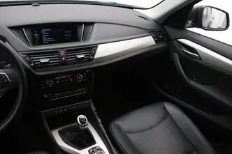 BMW X1, 2.0, 135 kW, bensiin, manuaal, tagavedu