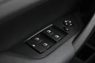 BMW X1, 2.0, 135 kW, bensiin, manuaal, tagavedu
