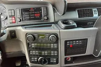 MAN TGX 28.500 6x2, 12.4, 368 kW, diesel, automatic, rear-wheel drive