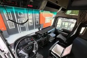 MAN TGX 28.500 6x2, 12.4, 368 kW, diesel, automatic, rear-wheel drive