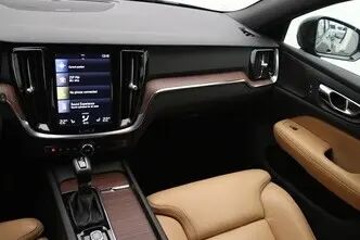 Volvo V60 Cross Country, 2.0, 140 kW, diisel, automaat, nelikvedu