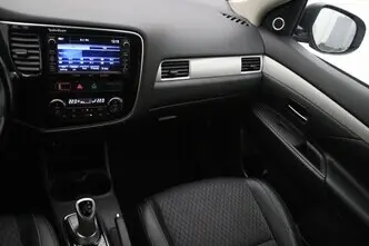 Mitsubishi Outlander, 2.0, 89 kW, pistikhübriid, automaat, nelikvedu