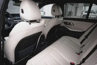 BMW 330, 3.0, 210 kW, hybrid, automatic, four-wheel drive