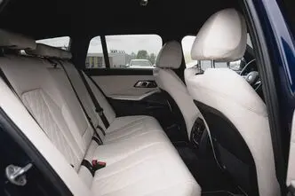 BMW 330, 3.0, 210 kW, hybrid, automatic, four-wheel drive