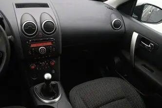 Nissan Qashqai, 2.0, 104 kW, bensiin, manuaal, esivedu