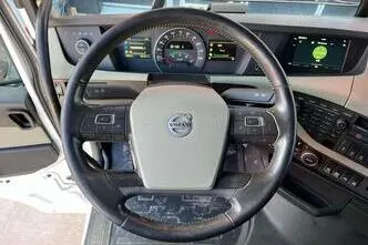 Volvo FH 540 6x2, 405 kW, дизель, автомат
