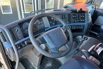 Volvo FH 440 6x2, 324 kW, diesel, automatic