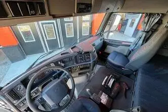 Volvo FH 440 6x2, 324 kW, diesel, automatic