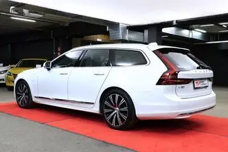Volvo V90, 2.0, 186 kW, plug-in hybrid, automatic, four-wheel drive