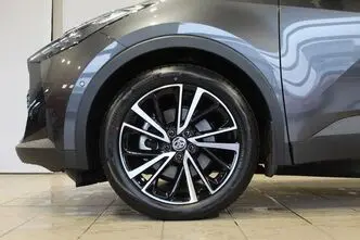 Toyota C-HR, 2.0, 111 kW, pistikhübriid, automaat, esivedu