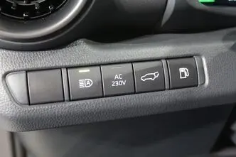Toyota C-HR, 2.0, 111 kW, pistikhübriid, automaat, esivedu