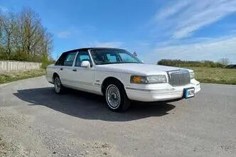 Lincoln Town Car, 4.6, 157 kW, bensiin, automaat, tagavedu