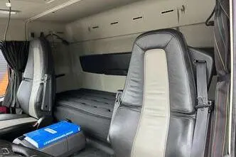 Volvo FMX 540 8x4, 405 kW, дизель, автомат