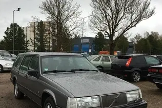 Volvo 940, 2.4, petrol, manual, rear-wheel drive
