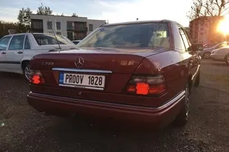 Mercedes-Benz E 200, 2.0, 100 kW, bensiin, automaat, tagavedu